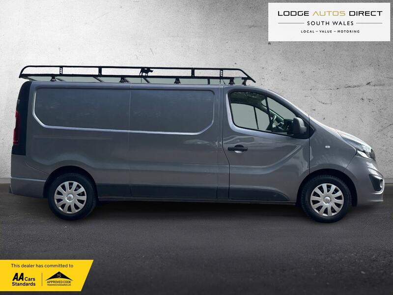 VAUXHALL VIVARO