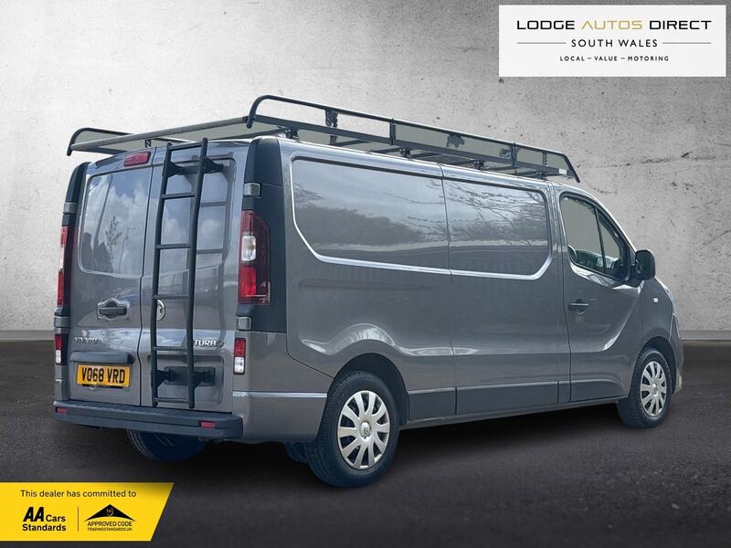 VAUXHALL VIVARO