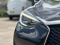 INFINITI Q30
