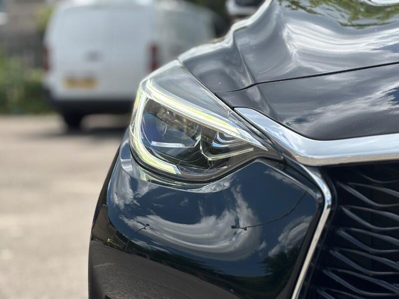 INFINITI Q30
