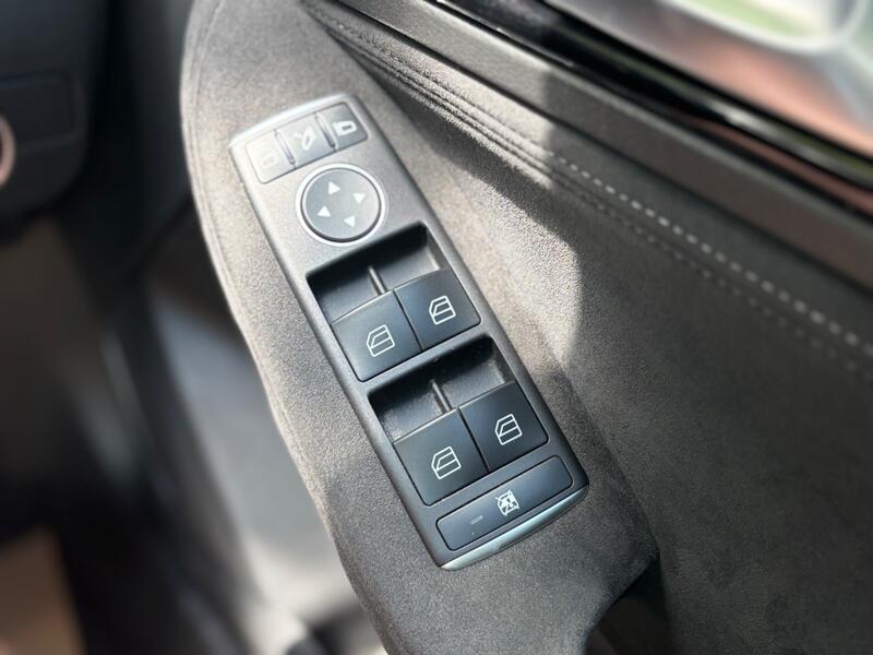 INFINITI Q30