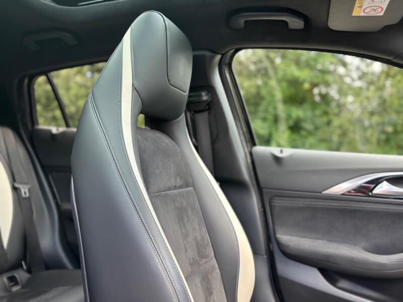 INFINITI Q30